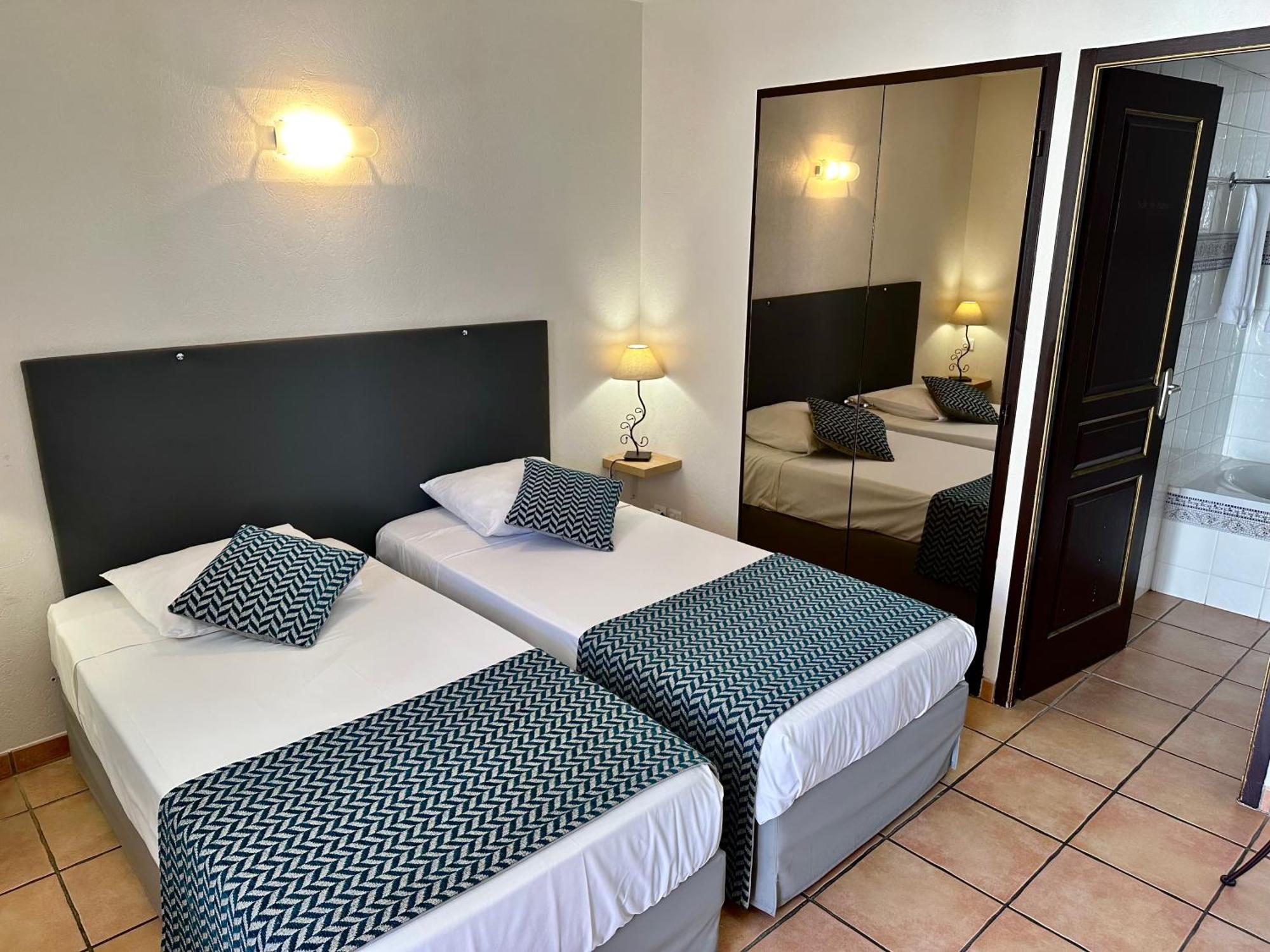 Logis Hotel Les II Mas - Perpignan Sud Cabestany Kültér fotó